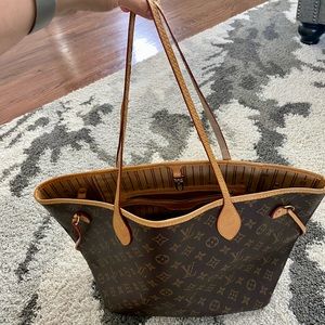 Louis Vuitton Neverfull Bag